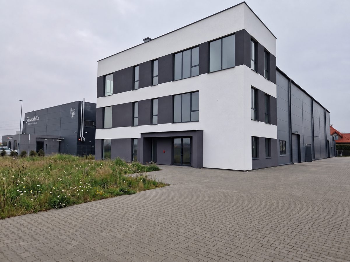 Budynek magazynowy z częścią socjalno-biurową 1550 m² - Szeligi