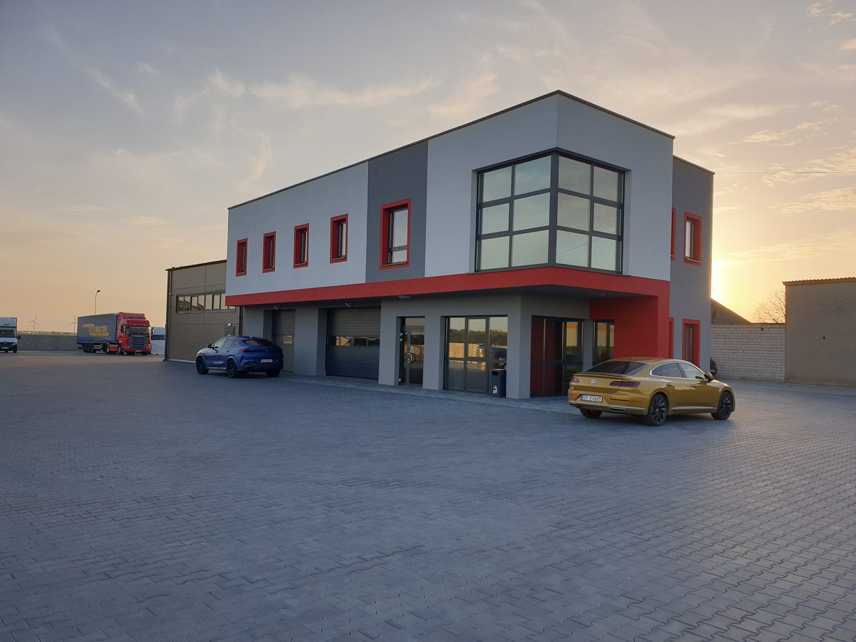 Warsztat pojazdów ciężarowych 650 m² - Piotrków Trybunalski
